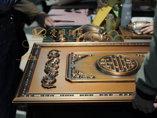 銅門的發展需要在各個方面改進