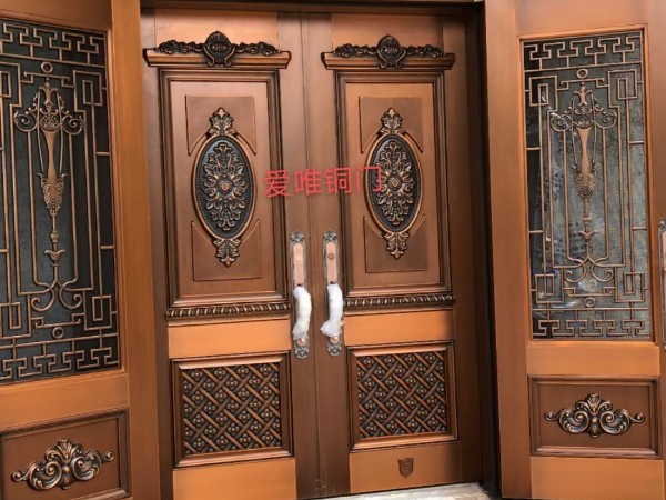 廣東別墅銅門廠家愛唯銅藝——廣東別墅銅門案例實(shí)拍