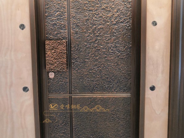 廣東別墅銅門廠家愛唯銅藝——?jiǎng)e墅銅門極簡入戶銅門