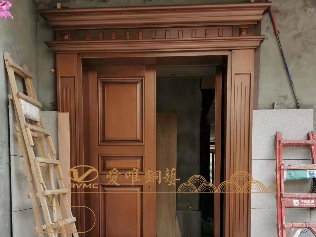 業(yè)主在日常生活中如何維護(hù)別墅銅門呢？