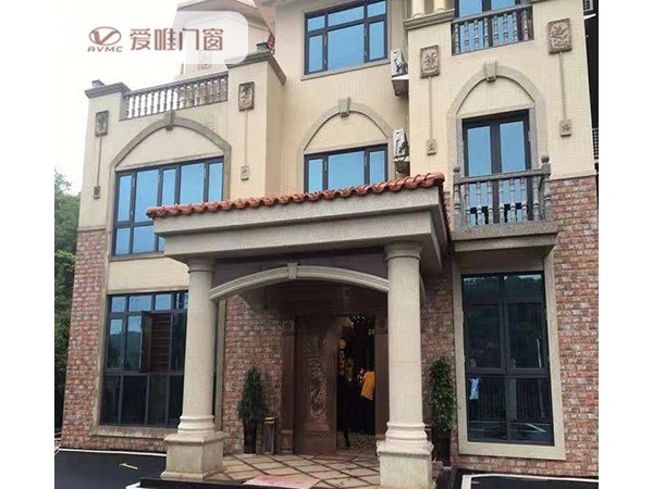 封陽(yáng)臺(tái)窗要怎么樣裝呢？